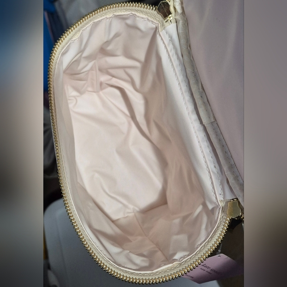 Kate Spade New York Insulated Soft Cooler Lunch Tote with Double Zipper Close. - Picture 11 of 14